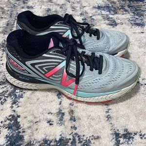 Women’s New Balance 880 V7